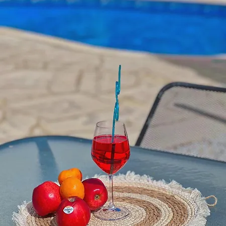 3 Bedroom Panorama Seaview Pool *