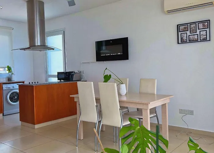 3 Bedroom Panorama Seaview Pool *